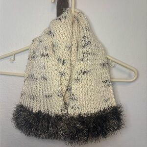 Handmade with ❤️ Beautiful knitted scarf with fun, fuzzy edges!